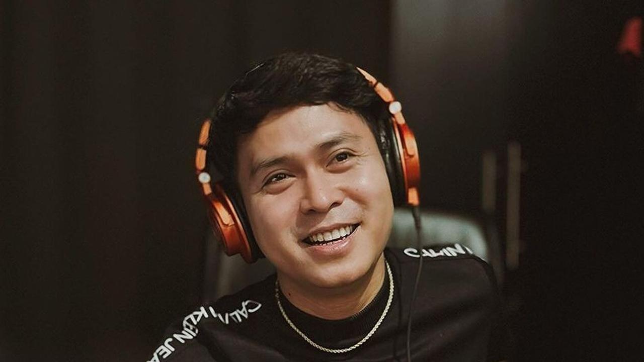 Cakra Khan Bagikan Pengalaman Beli Jaket di Luar Negeri Seharga Rp 6 Juta Diminta Bea Cukai Bayar Pajak Rp 21 Juta
