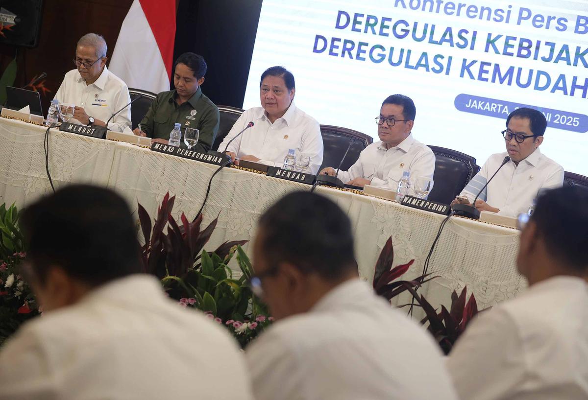 FOTO: Pemerintah Longgarkan Impor 10 Komoditas, Dari Produk Kehutanan hingga Alas Kaki