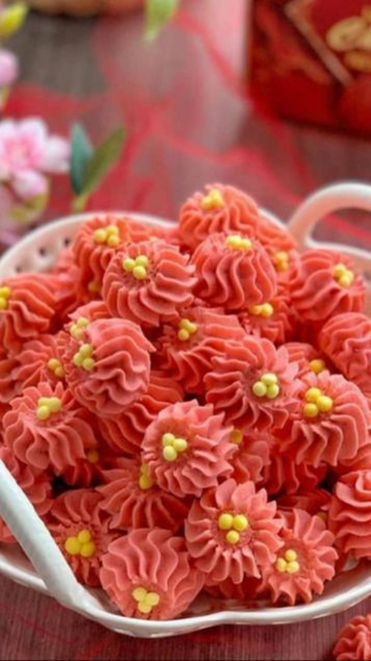8. Resep Kue Semprit Red Velvet<br>