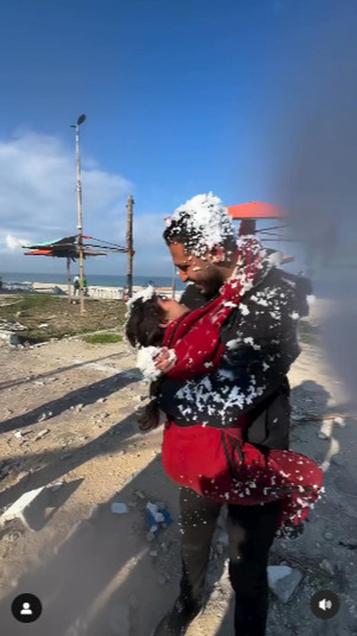 Terpisah Setahun Lebih Akibat Genosida Israel di Gaza, Momen Ayah Bertemu Putri Kecilnya Penuh Haru