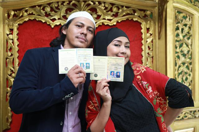 12 Artis ini buktikan menikah di KUA tetap sakral dan berkesan