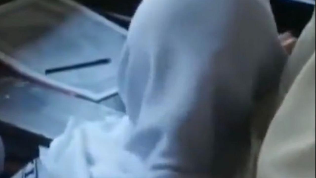 Siswi Merasa Pasrah