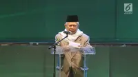 Ketua MUI KH Ma'ruf Amin menyampaikan sambutan pada acara Milad MUI ke-42 dan Anugerah Syiar Ramadan 2017 di Jakarta, Kamis malam (26/7). Milad MUI juga diisi dengan peluncuran buku Penggerak Ulama Pelindung Umat. (Liputan6.com/Herman Zakharia)