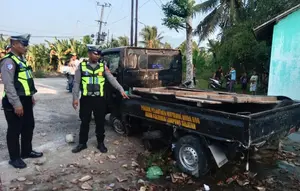 Detik-Detik Kecelakaan Maut Pikap Angkut Santri, Hilang Kendali Lalu Hantam Rumah
