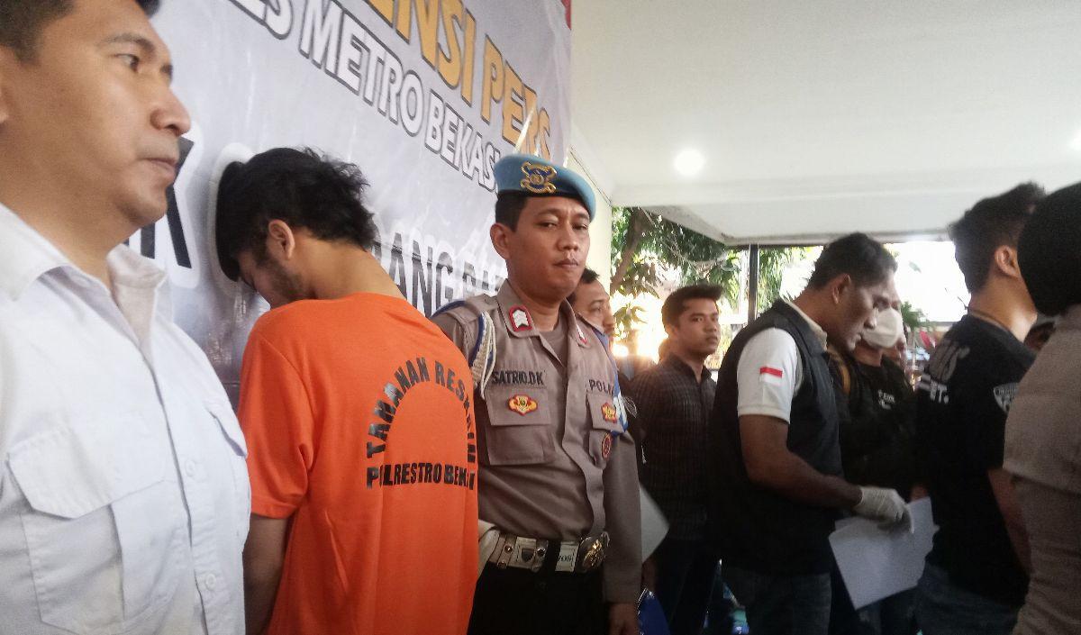 Selain dari sisi penghasilan yang kurang, lanjut Linda, pelaku juga diketahui banyak memiliki utang. Persoalan itu terkadang menjadi pemicu pelaku melakukan kekerasan terhadap korban.<br>