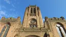 The Cathedral Church of Christ di Liverpool, Inggris adalah gereja Katedral terbesar kelima di dunia. Gereja ini menempati total luas 103.334 kaki persegi (9.600 meter persegi) dan bahan bangunan utama dari batu pasir.(wikimedia) 
