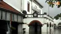 [VIDEO] Banjir, Operasional Stasiun Tawang Semarang Dialihkan