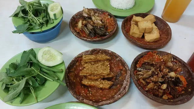 SBS Spesial Belut Surabaya