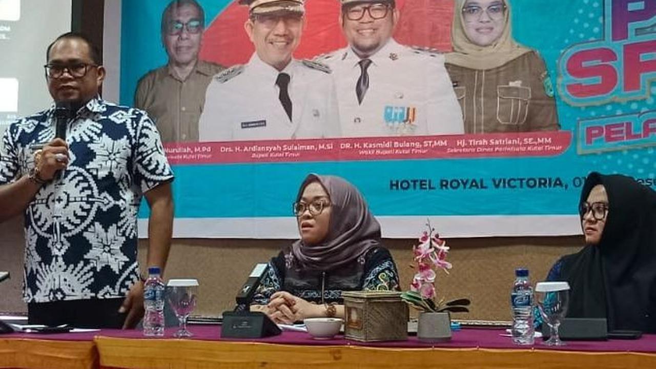 Wanita Pelaku Ekonomi Kreatif Kutai Timur Dibekali Ilmu Public Speaking