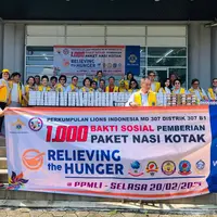 Berbagi bersama dengan Lions Club Indonesia.