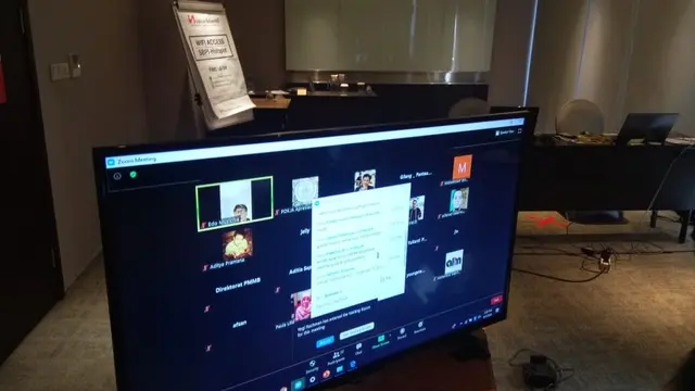 Webinar Saatnya Bangkit Kembali