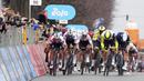 Balap sepeda Torino-Milano menempuh jarak 199 km dari kota Magneta hingga Pivoli. Ajang balap tersebut menjadi edisi yang ke-103 pada tahun ini sejak pertama kali dihelat pada tahun 1876. (La Presse via AP/Gian Mattia D'Alberto)