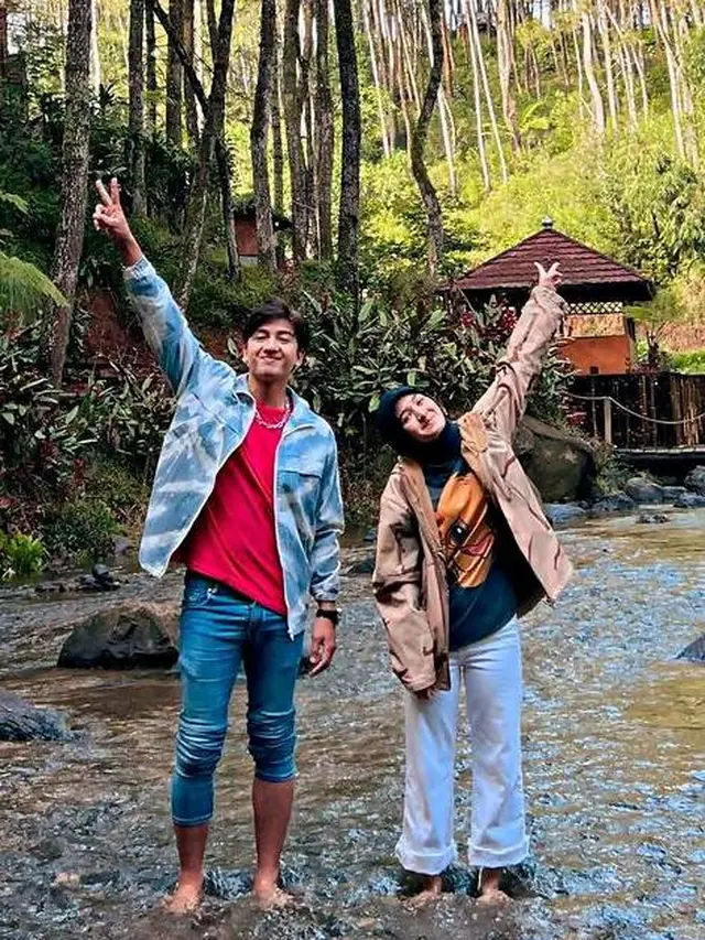 Main Sinetron Baru, Ini 6 Potret Cut Syifa Bersama Pemain Sinetron Tajwid Cinta