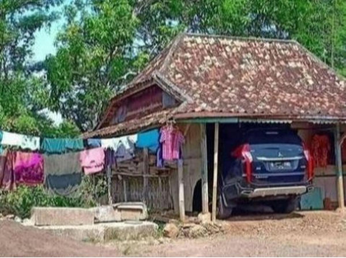 Rumah Sederhana, Mobil Mewah
