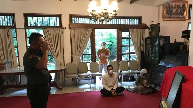 KSAD Jenderal Dudung  Abdurachman melayat  Jenderal TNI Purn Widjojo Soejono yang meninggal dunia dalam usia 94 tahun pada Rabu, 11 Mei 2022.