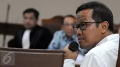Pemred Indopos, Muhammad Noer Sardono alias Don Kardono menjadi saksi di Pengadilan Tipikor dengan terdakwa Jero Wacik, Jakarta, Senin (16/11/2015). Don Kardono membenarkan adanya dana untuk biaya pencintraan Jero Wacik. (Liputan6.com/Helmi Afandi)