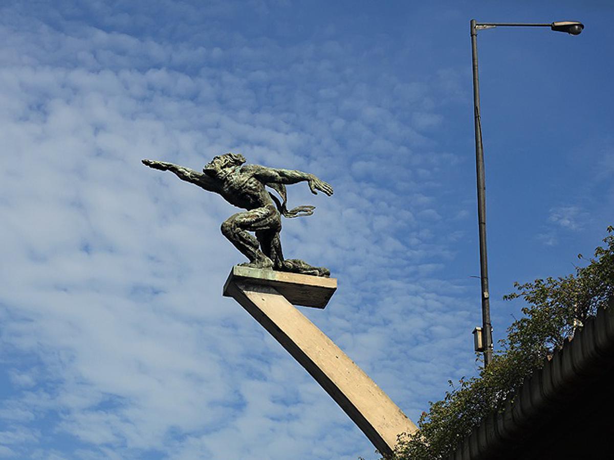 patung di jakarta