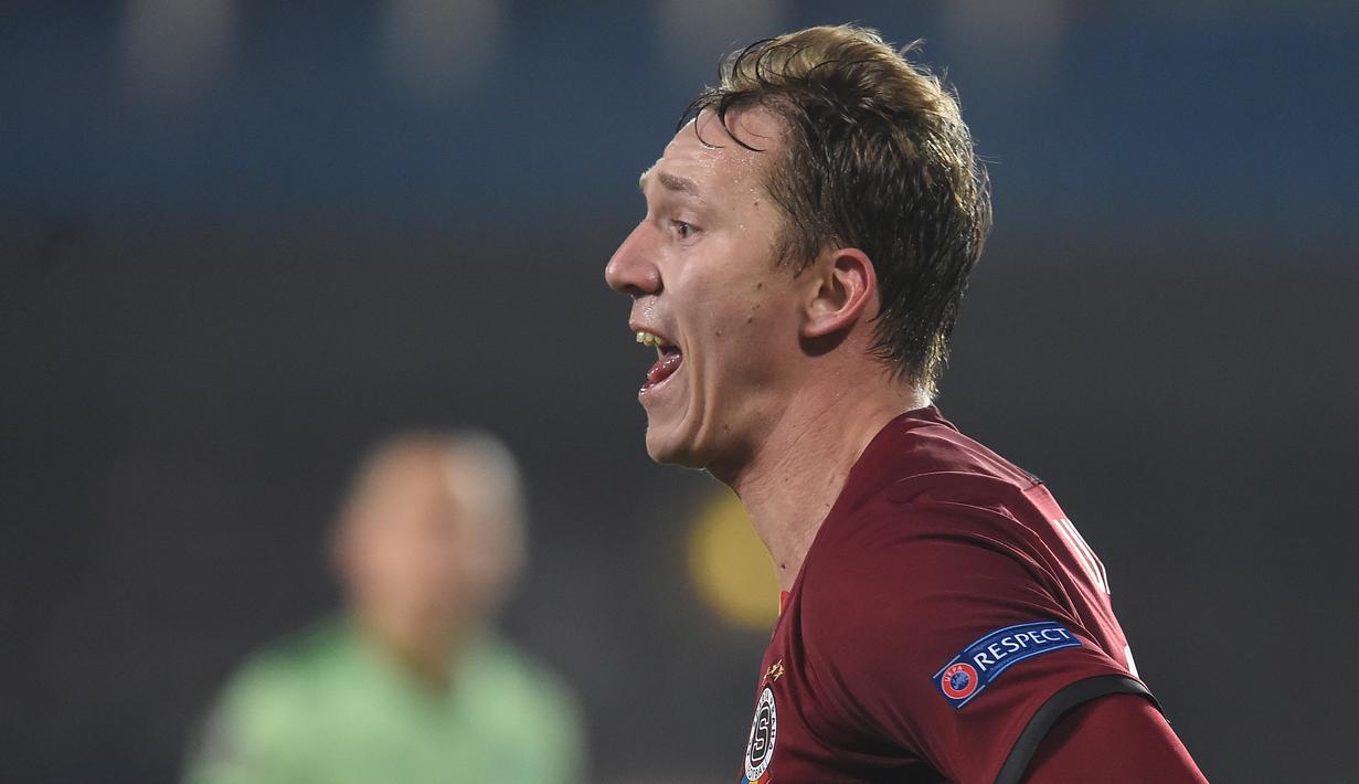 5. Lukas Julis (26 tahun/ Sparta Praha, Rep. Ceko) - Striker berkebangsaan Rep. Ceko ini sudah membuat satu kali hattrick, yaitu saat menang atas Celtic 4-1 (5/11/2020). (AFP/Michal Cizek)