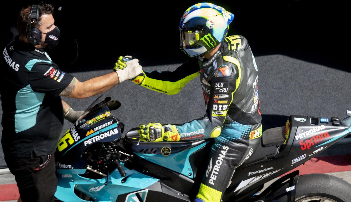 Patut dinantikan balapan yang akan digelar pukul 19.00 WIB nanti. Pasalnya menurut laporan cuaca, Sirkuit Redbull Ring diprediksi akan diguyur hujan dan GP Styria 2021 akan menjadi balapan basah. (Foto: AFP/Joe Klamar)