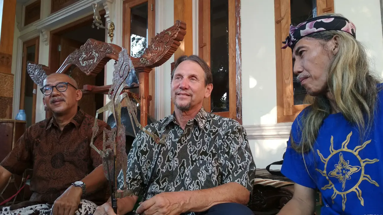Misi Utama Profesor Amerika di Malam Persahabatan Cirebon dan California