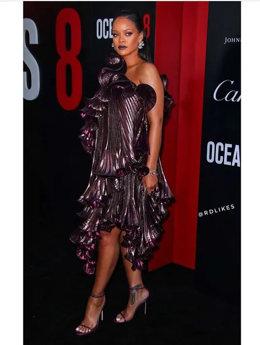 (Instagram/badgalriri)