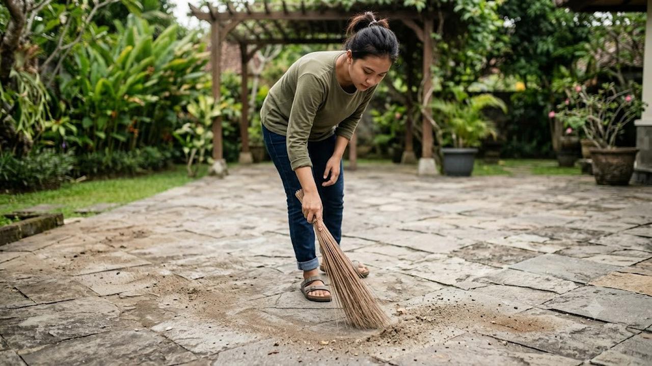 Cara Membersihkan Batu Alam Teras