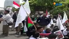 Tak hanya di kawasan Monas, aksi bela Palestina juga digelar di sejumlah daerah. Massa menggelar teatrikal soal sikap Trump.