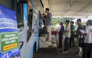 Layanan Samsat Keliling&nbsp;di wilayah Jakarta, Depok, Tangerang dan Bekasi (Jadetabek), Rabu (24/9/2025). (Antara)