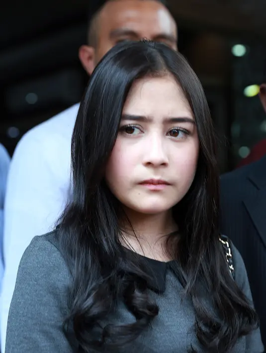  Prilly berharap, kalau pelaku yang tidak bertanggung jawab bisa jera akan tindakan yang ia lakukan selama ini. (Wimbarsana/Bintang.com)