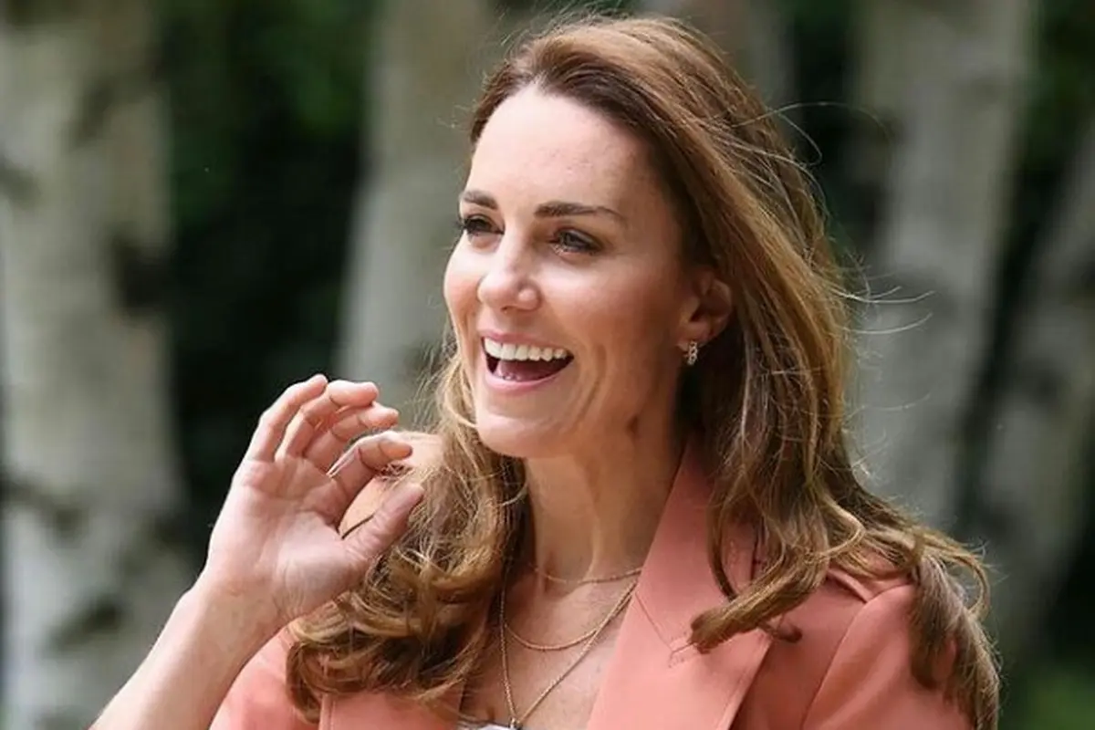 Tampil Beda, Intip Gaya Casual Kate Middleton Saat kunjungan Natural History