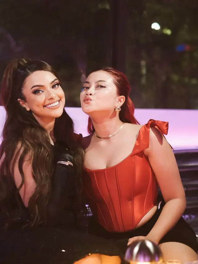 Potret Hanum Mega dan Sara Ahmad (Instagram/@real.hanummegaa)