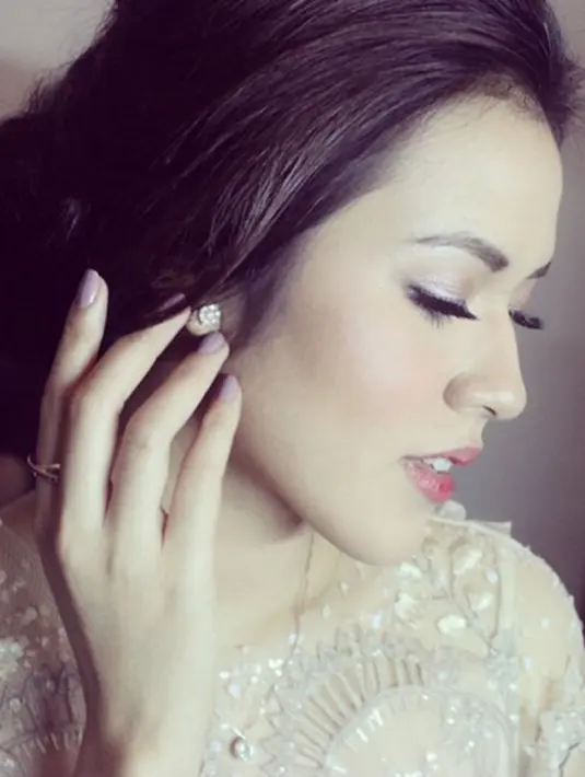 Sebelum Raisa hengkang dari ‘Andante’ grup musik  yang dibangun oleh Kevin Aprilio ini beranggotakan 5 orang, yang lebih dikenal yaitu Satria Widjanarko,Widi Sudiro Nichlany dan Raka Cyril. . (via instagram@raisa6690/Bintang.com)