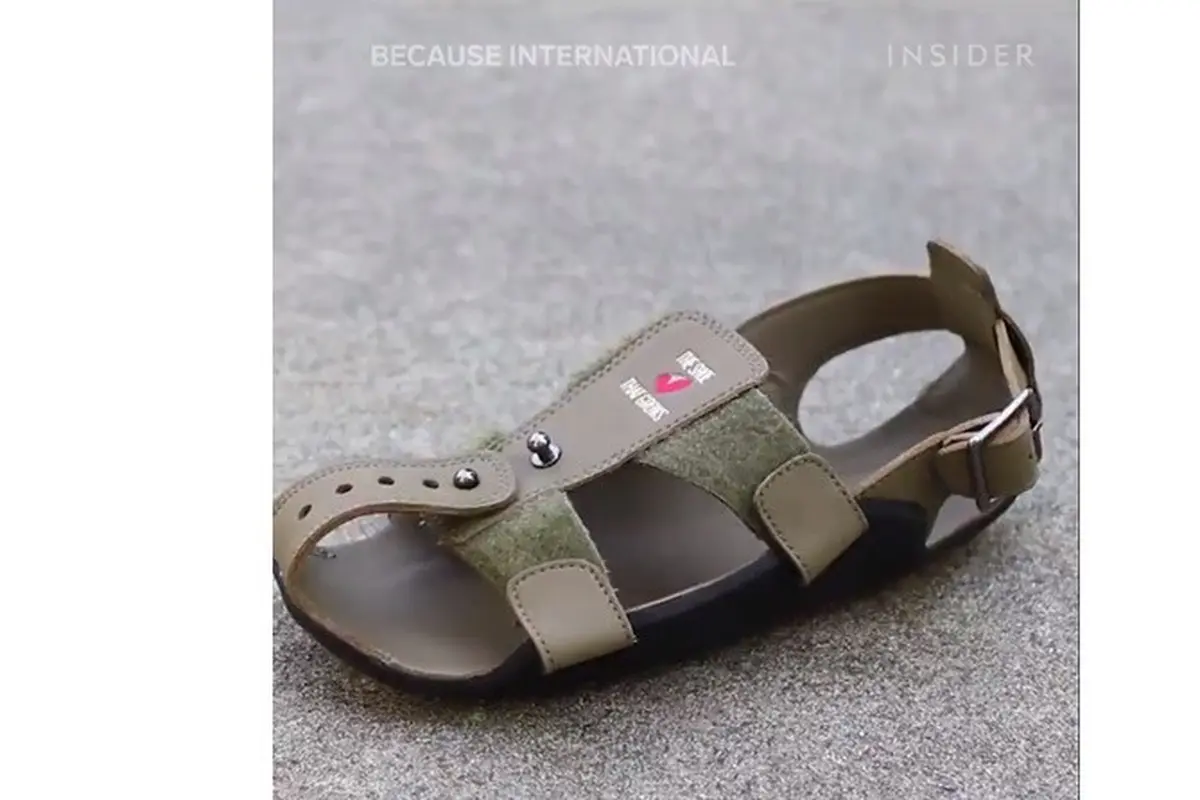 Expandals, Sepatu Ini Bisa Membesar Mengikuti Pemiliknya