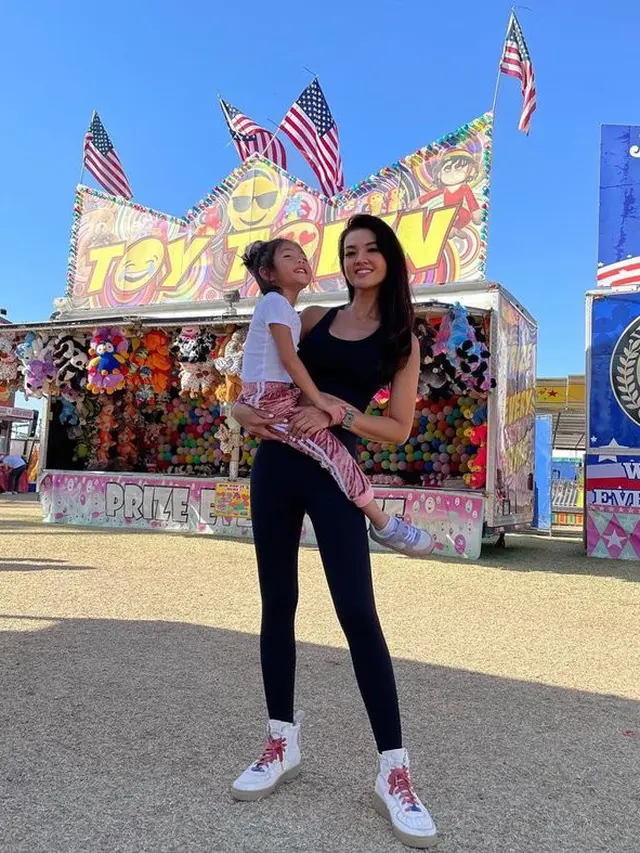 Farah Quinn (Instagram/farahquinnofficial)