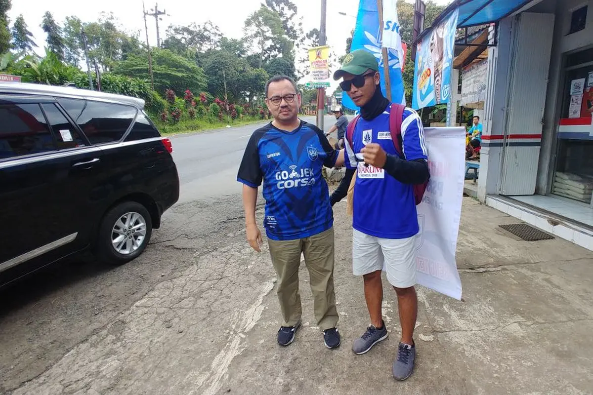 Sudriman Said bertemu suporter PSIS di tengah perjalanannya (Tim Media Sudirman Said)