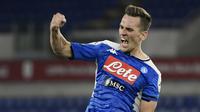 6. Arkadiusz Milik (32 juta euro) - Arkadiusz Milik resmi bergabung dengan Napoli pada tahun 2017. Penyerang berusia 26 tahun ini dilabuhkan Napoli dari Ajax dengan transfer mencapai 32 juta euro. (AFP/Filippo Monteforte)