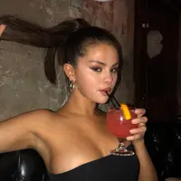 Selena Gomez berhasil rebut posisi Kylie Jenner dengan followers Instagram terbanyak [instagram/selenagomez]