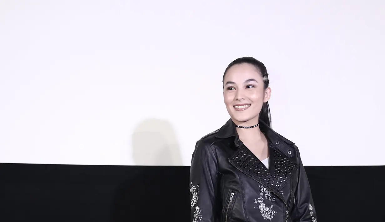 Peran menjadi seorang dokter di film terbarunya, Chelsea mengaku banyak membaca buku tentang terminologi kedokteran. Tak heran jika ia mengakui dapat pengetahuan baru di bidang kedokteran itu. (Galih W. Satria/Bintang.com)