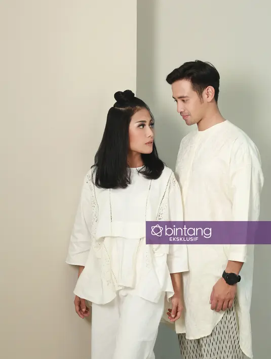 Kejadian itu tidak hanya sekali. Bahkan, menurut Gya, hingga tiga kali mukanya kena sikut Tarra saat tidur. "Nggak cuma sekali sih, tiga kali ada kali," ujar Gya Sadiqah. "nggak, lima kali lah, hahaha." sambung Tarra. (Adrian Putra/Bintang.com)