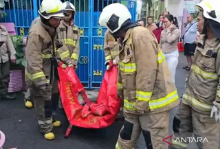 kebakaran rumah di grogol tewaskan satu keluarga. (Antara)