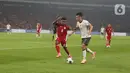 Indonesia mencoba melalui Ricky Kambuaya, sementara China lewat Wang Yudong. Namun, usaha mereka sama-sama melebar. (Liputan6.com/Angga Yuniar)