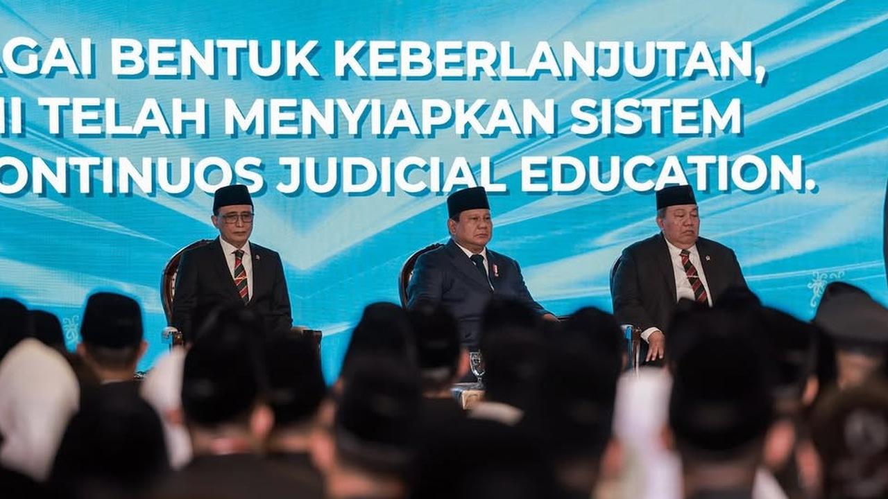 VIDEO: Satu Ruangan Bergemuruh Prabowo Naikkan Gaji Hakim 280%, Lawan Koruptor