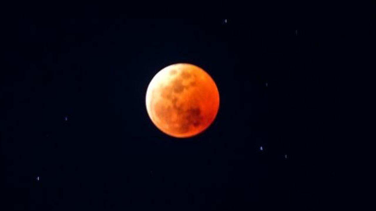 Gerhana Bulan Total 'Blood Moon' Lusa, Indonesia Bagian Timur Bisa Saksikan Fase Tertentu