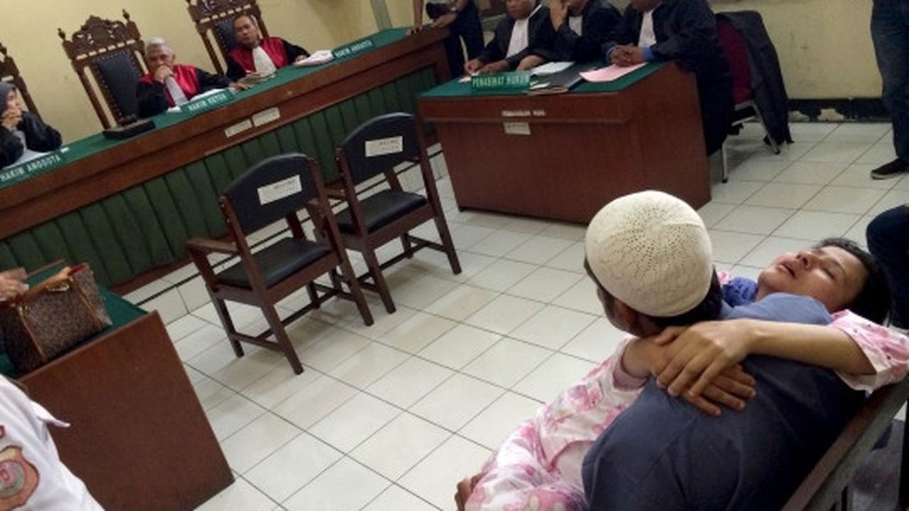 Terdakwa penganiaya PRT di Medan bopong istri jalani sidang tuntutan