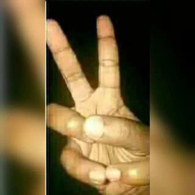 6 Potret Atraksi Jari Tangan, Cuma Melihat Bikin Kram