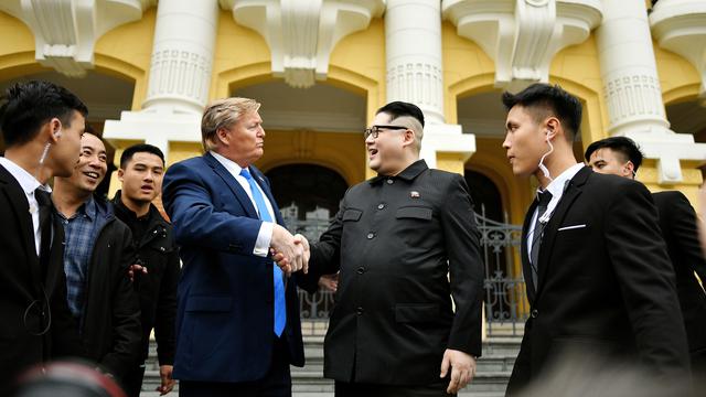 Donald Trump dan Kim Jong-un KW Bikin Heboh Vietnam