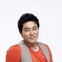 Lee Tae Gon mendapat perawatan di rumah sakit setelah diserang dua orang pria. (Foto: Pinterest)