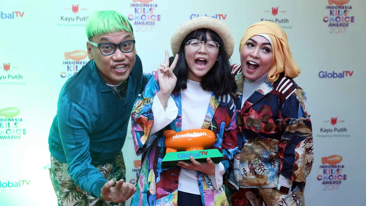 [Bintang] Uya Kuya, Astrid dan Cinta Kuya