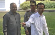 Beda cara Jokowi dan Najib Razak selamatkan ekonomi