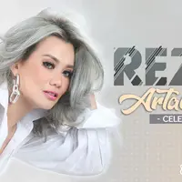 HL Celeb Bio Reza Artamevia (Foto: Bambang E Ros, Stylist: Indah Wulansari, Wardrobe: @revesstudio, MuA: @omaderrymua111, Desain: Nurman Abdul Hakim/Bintang.com)